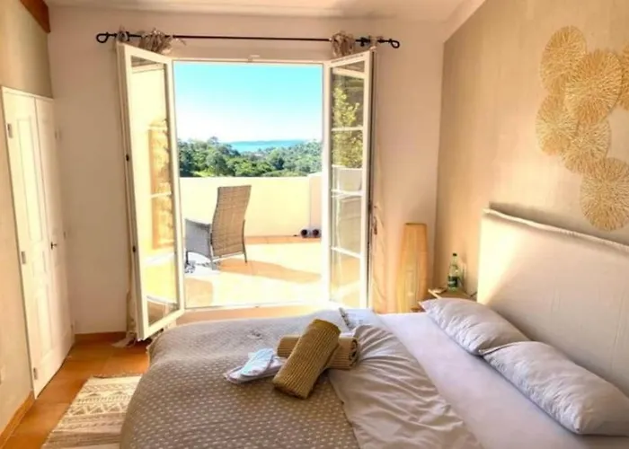 Jolie Maison, 3 Chambres, Jardin, Piscine Partagee *