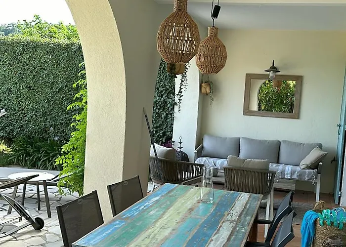 Jolie Maison, 3 Chambres, Jardin, Piscine Partagee *